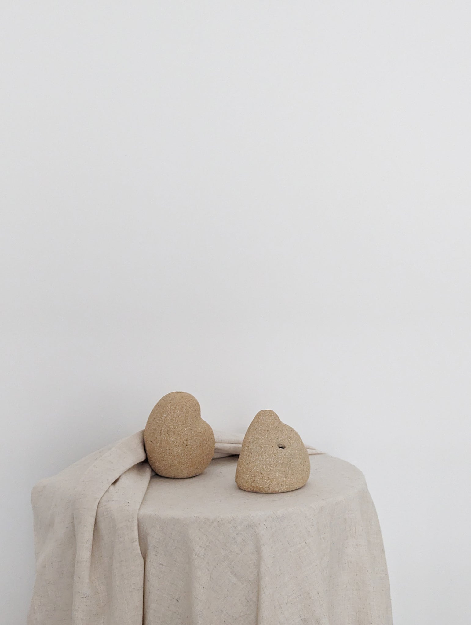 Pebble Vases in Sandstone - Natural Sand