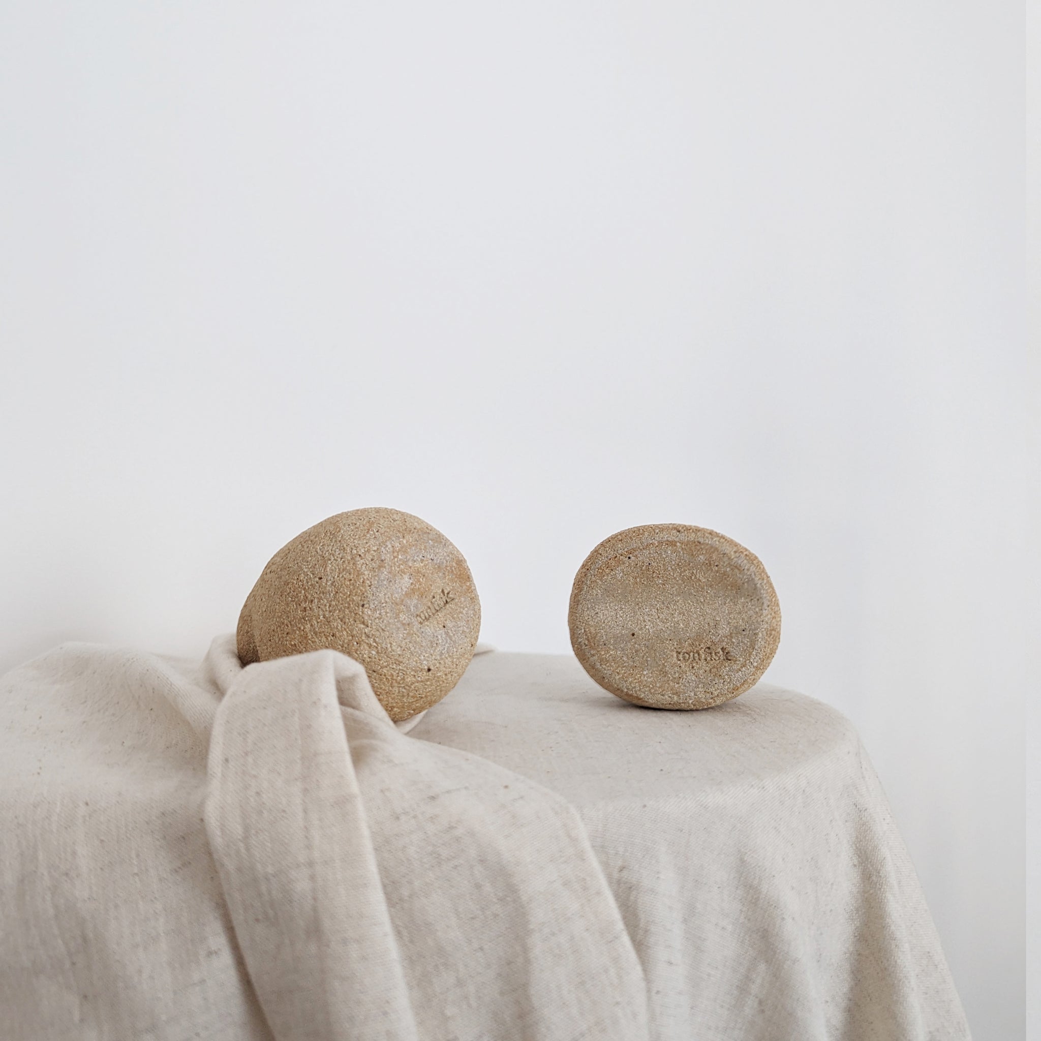 Pebble Vases in Sandstone - Natural Sand