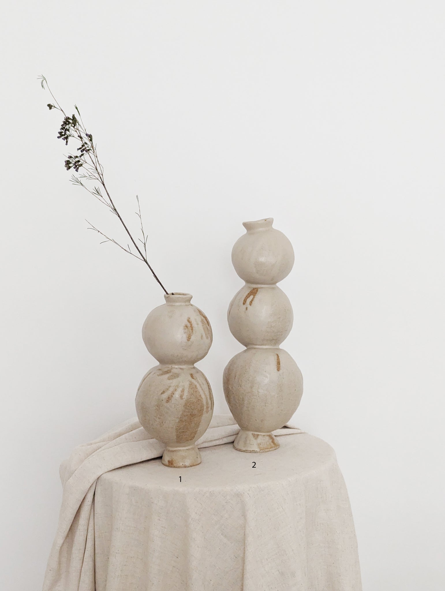 Pea Pod Vases in Sandstone - Satin Sand