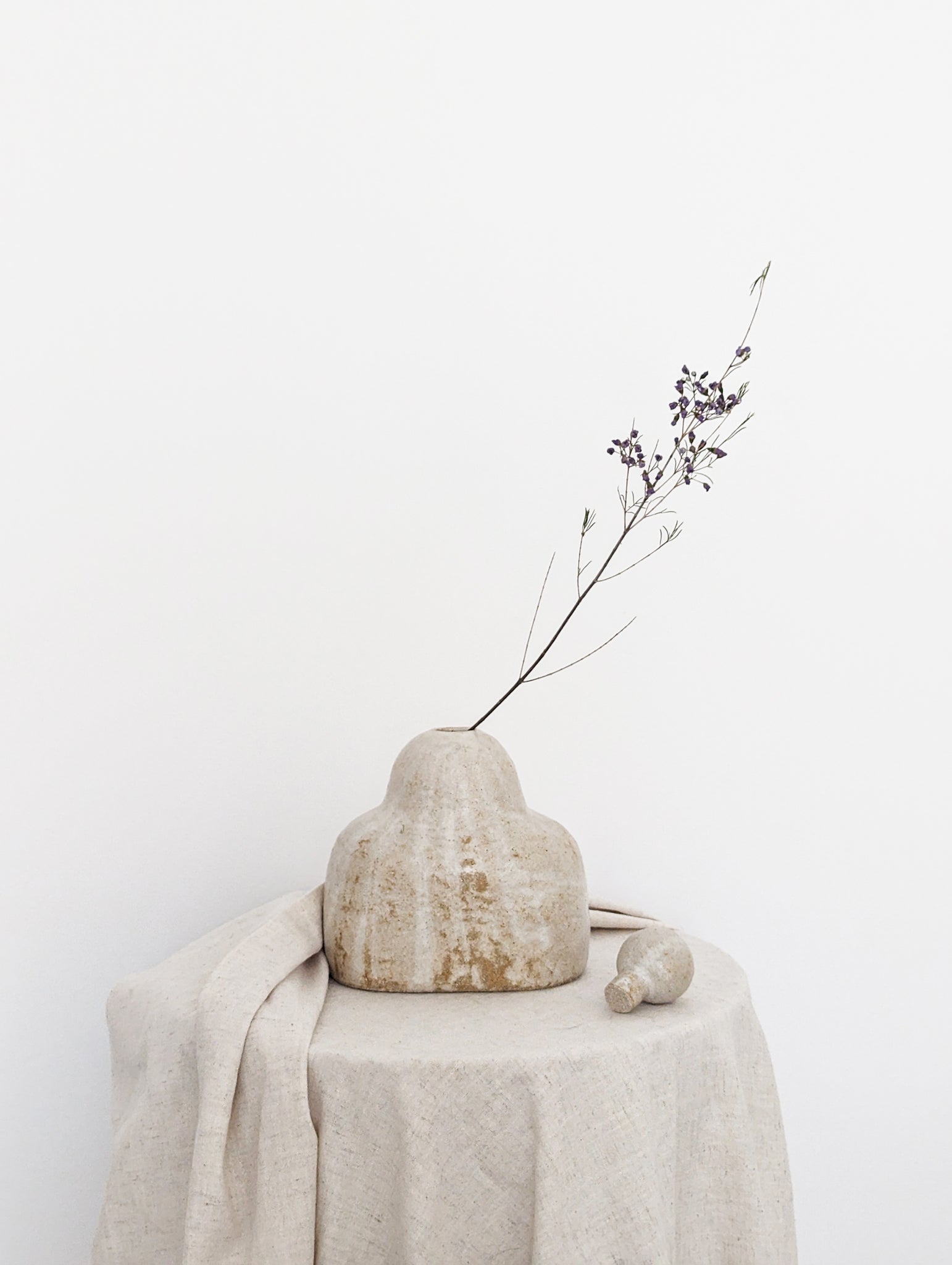 Pebble Vase N7 in Sandstone - Satin Sand